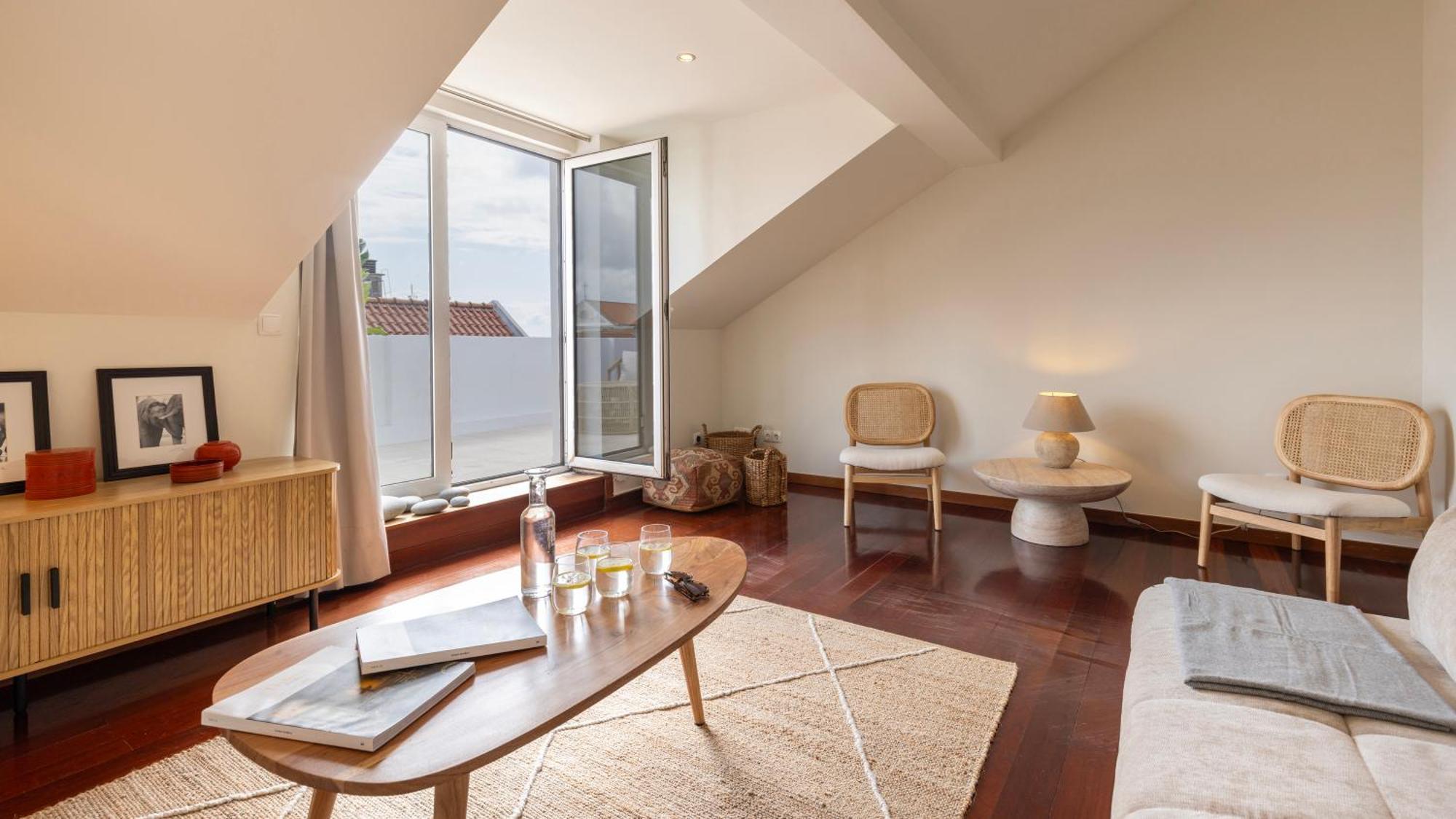 Authentic Living With A View By Lovelystay * Lissabon