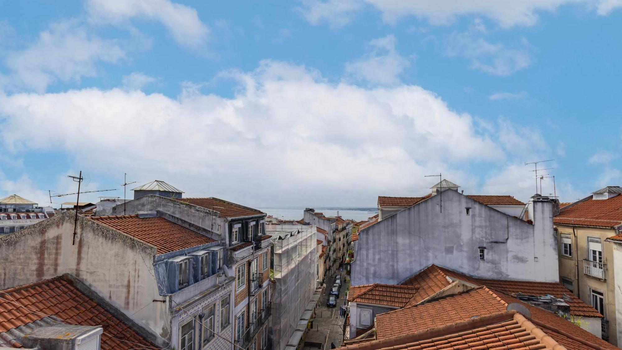 Authentic Living With A View By Lovelystay Appartement Lissabon