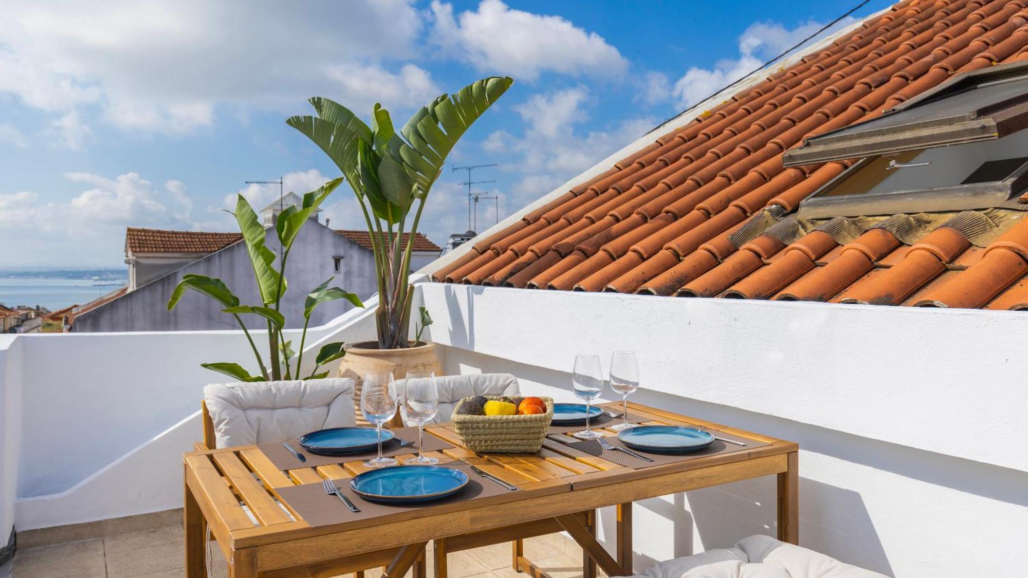Appartement Authentic Living With A View By Lovelystay Lissabon