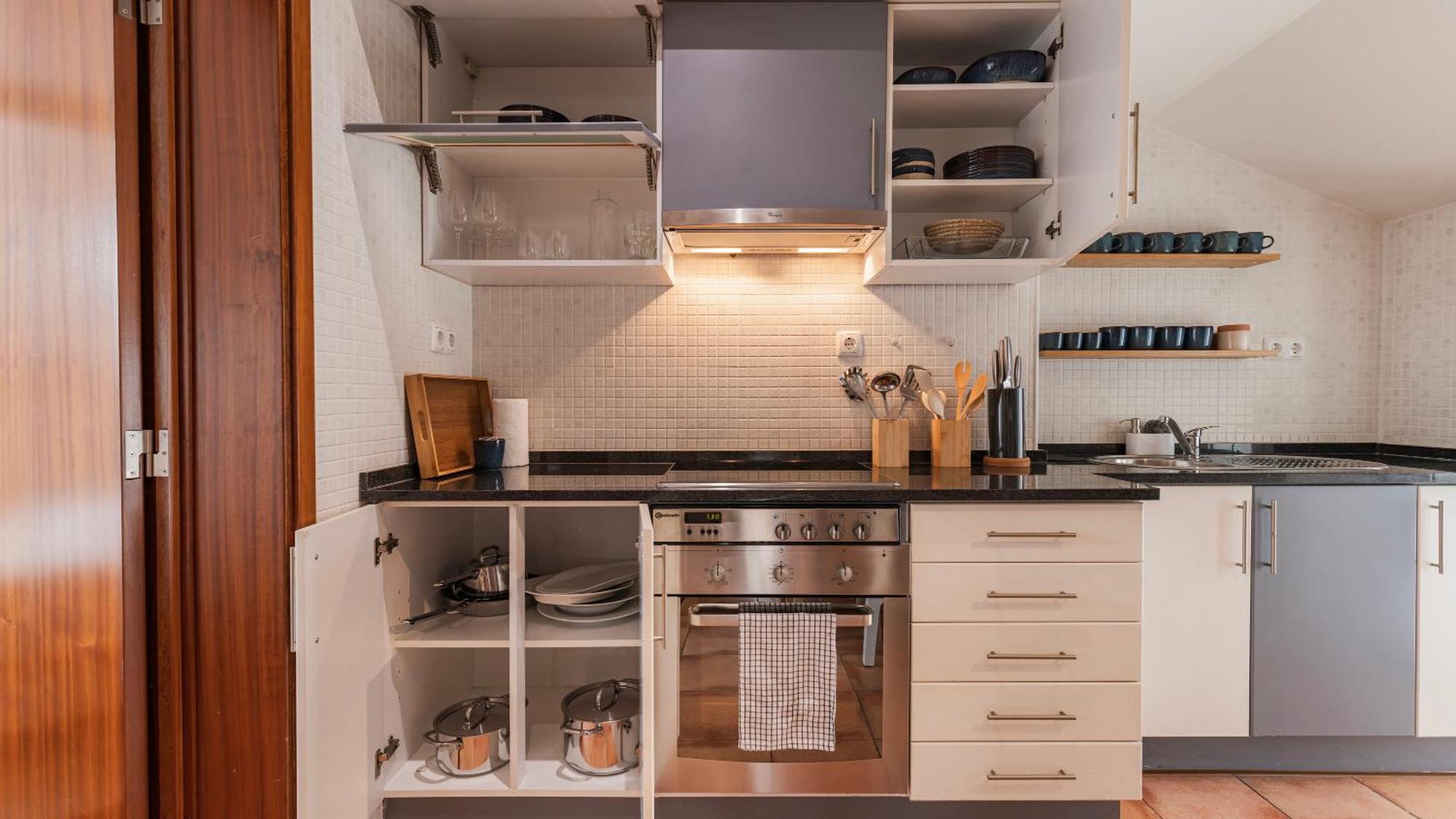 Authentic Living With A View By Lovelystay Appartement *
