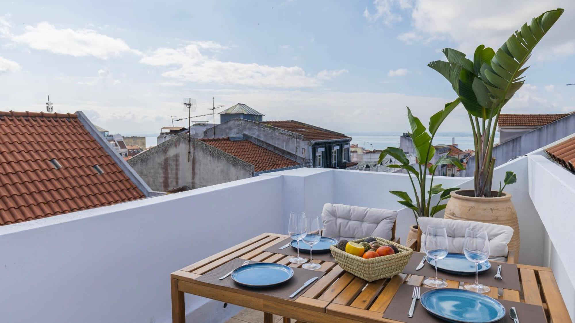 Appartement Authentic Living With A View By Lovelystay Lissabon