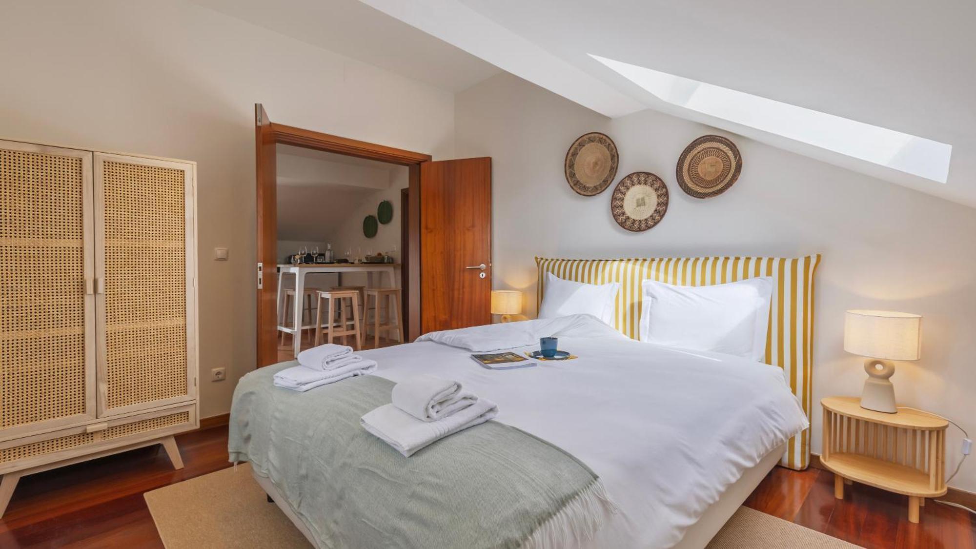 Authentic Living With A View By Lovelystay Appartement *